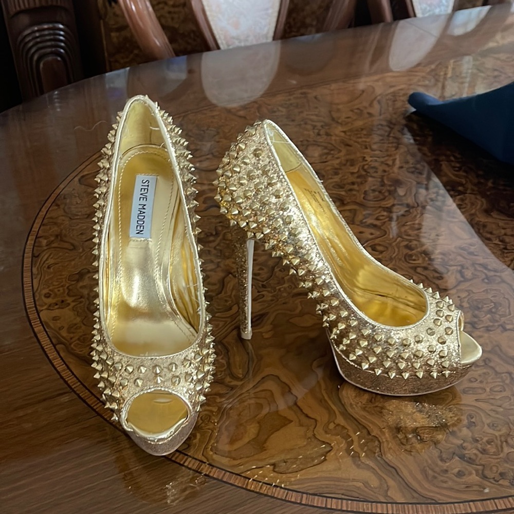 Steve Madden platform shoes
